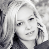 OnlineBookClub.org Employee Lauren Kauer's profile photo