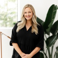 Peaceful Profits Employee Ali Hicks's profile photo