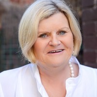 Susan Nikakis Email