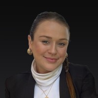 Karoline Costa Email