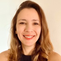 Roberta Azambuja Email