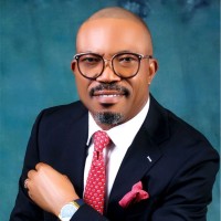 E-mail e número de telefone de Obi Uzu