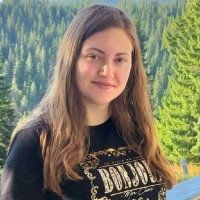 Velislava Uzunova Email