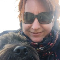 Simone Mangold Email