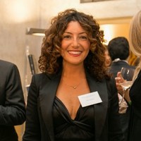 Iside Guccione Email