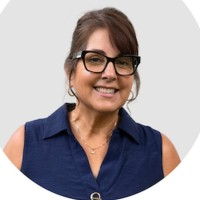 BookNook Employee Sharon Tuttle's profile photo