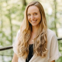 Evive Smoothie Employee Claudia Poulin's profile photo