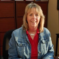 Easy Ice Employee Linda Shriver's profile photo