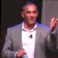 Oracle Employee Nitin Vengurlekar's profile photo