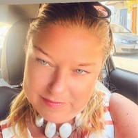 Sandra Schlesak Email