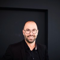 Stephan Uhde Email