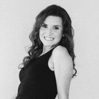 Advanced Contextual Employee Elizabeth Kelley's profile photo
