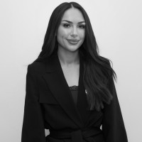 LuxuryProperty.com Employee Michaela Hamilton's profile photo