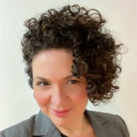 Priscila Simões Email & Phone Number