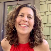 Inner-City Arts Employee Rebecca Tager's profile photo
