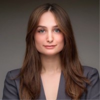 Cloé Jenneau Email