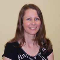 Dominika Kacin Email
