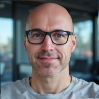 Olaf Behrens Email
