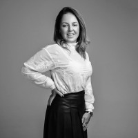 Adriana Medeiros Email & Phone Number