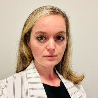 i(x) Investments Employee Karina Edwards's profile photo