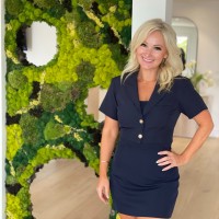 Christie’s International Real Estate Southern California Employee Cara Farley's profile photo