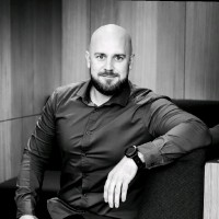 Marián Bederka Email