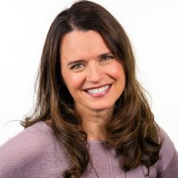 Standing Partnership Employee Julie Layton's profile photo