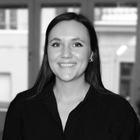 Evelina Gölles Email