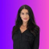 Claudia Cañas Email