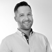 Kevin Schäch Email