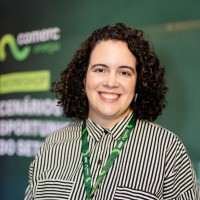 Júlia Cruvinel Email