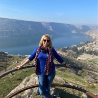Özlem Tan Email