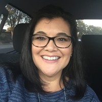 Draper's & Damon's Employee Estela le's profile photo