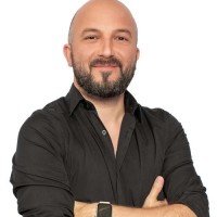 du Employee Nejat Sismanoglu's profile photo