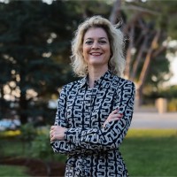 Yvonne Tesch Email