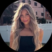 AX Beauty Brands Employee Samantha Schwartz's profile photo