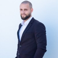 Andre Esteves Email