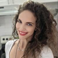 Dina Davis Email & Phone Number