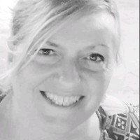Laura Canabate Email