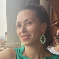 Skill and You Employee Yasmina Ouldji's profile photo