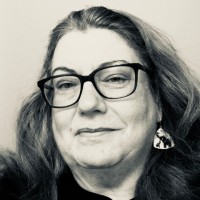 Suzy Holmes Email & Phone Number