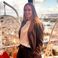 Anna Pavlovska Email