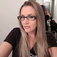 Round Table Pizza Employee Teresa Ogle's profile photo