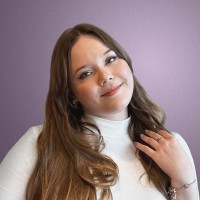 CodeLeap Employee Amábili Riffert's profile photo