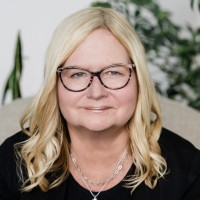 Karen Holcomb-Merrill