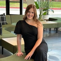 The Agency RE Employee Julia Howes's profile photo