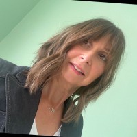 Laura MacGregor Email