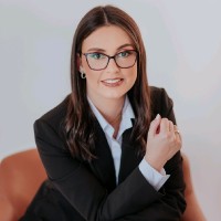 Carine Bataioli Email