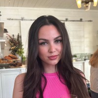 Nicole Kapustina Email