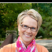 Kelly Glesner Email & Phone Number